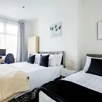 4 Bedroom House, Great Location!