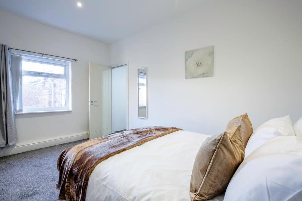 Holiday home 4 Bedroom House, Great Location! Manchester